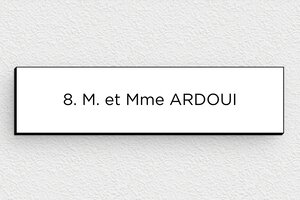 Comment fixer sa plaque boîte aux lettres autocollante ? - bal-guide-ad-032-1 - 100 x 25 mm - blanc-noir - glue - bal-guide-ad-032-1