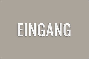 Schild für Büro-Arbeitswelt - Wegweiser zum Eingang - custom - glue-cutout - cutout-at-eingang-als-schriftzug-in-weiem-hartschaum