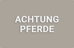 Pferdeschild - Warnhinweis am Koppelzaun - custom - glue-cutout - cutout-at-warnhinweis-in-klarer-grotesk-weier-hartschaum-koppelzaun