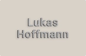 Restaurantschilder - Name des Küchenchefs im Gastraum - brosse - glue-cutout - cutout-de-name-des-kuchenchefs-in-geburstetem-aluminium-gastraum Restaurantschilder - Name des Küchenchefs im Gastraum - brosse - glue-cutout - cutout-de-name-des-kuchenchefs-in-geburstetem-aluminium-gastraum