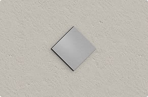 Metallschilder - Raute als freies Zeichen an der Wand - brosse - glue-cutout - cutout-de-raute-als-freie-kontur-geburstetes-aluminium-wandmarkierung