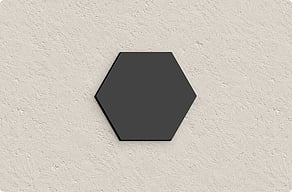 Placas de Números Modernos - Hexágono recortado como punto de referencia - custom - glue-cutout - cutout-es-hexagono-decorativo-en-metacrilato-impreso-punto-de-referencia-en-fachada