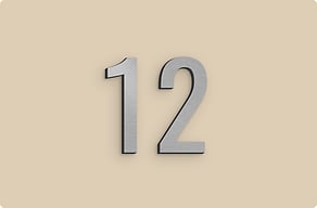 Placas con Nombre para Cuadras - Numeración del box a gran tamaño - brosse - glue-cutout - cutout-es-numeracion-del-box-en-aluminio-cepillado-pasillo-de-la-cuadra