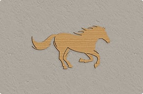 Panneau écurie - Cheval au galop découpé - chene - glue-cutout - cutout-fr-cheval-cabre-dore-decoupe-portail-du-centre-equestre