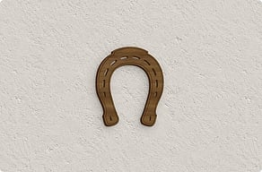 Panneau écurie - Fer porte-bonheur découpé - noyer - glue-cutout - cutout-fr-fer-a-cheval-porte-bonheur-sellerie-ou-box
