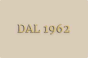 Targa dibond su misura - Anno di fondazione a rilievo - brosse-or - glue-cutout - cutout-it-anno-di-fondazione-in-dibond-dorato-sotto-l-insegna Targa dibond su misura - Anno di fondazione a rilievo - brosse-or - glue-cutout - cutout-it-anno-di-fondazione-in-dibond-dorato-sotto-l-insegna
