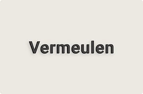 Kunststof Borden - Naamaanduiding voor de deurbel - custom - glue-cutout - cutout-nl-bewonersnaam-in-bedrukt-plexiglas-naast-de-deurbel Kunststof Borden - Naamaanduiding voor de deurbel - custom - glue-cutout - cutout-nl-bewonersnaam-in-bedrukt-plexiglas-naast-de-deurbel