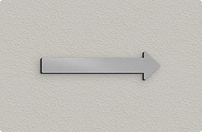 Aluminium Borden - Uitgesneden richtingspijl voor de gevel - brosse - glue-cutout - cutout-nl-richtingspijl-in-geborsteld-aluminium-gevel