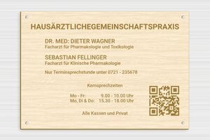 Holzschilder - de-arzt-praxis-holz-schild-001-1 - 400 x 280 mm - erable - screws - de-arzt-praxis-holz-schild-001-1