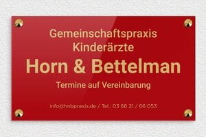 Schild nach Material - de-praxis-schild-plexi-004-3 - 350 x 200 mm - rouge-or - screws-caps - de-praxis-schild-plexi-004-3