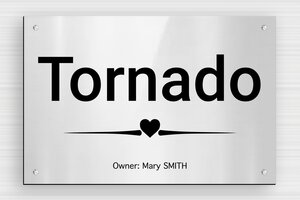 Horse Signs - Engraved PVC - gris-brillant-noir - screws - en-uk-horse-name-birthdate-sign-002-5-1748948780347