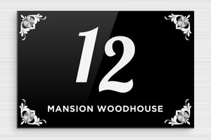 House Signs - Engraved Plexiglass - noir-blanc - screws-caps - en-uk-mansion-sign-008-1-1748951290474
