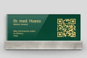 Placas con Código QR - Plexiglás 8 mm - undefined - custom - stand - es-cartel-codigo-qr-002-2-1747881317286