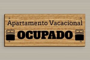 Placas para Apartamento Turístico - Señalización hacia la Recepción - undefined - chene - holes-only - es-cartel-de-apartamento-vacacional-003-2-1747825180847
