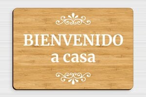 Placas para Puerta de Entrada - Cartel de madera con la inscripción 'Bienvenido a nuestro hogar' para la puerta - undefined - bambou - glue - es-cartel-tur-bienvenida-001-1-1747823120453