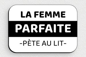 Panneau humour couple - Plaque femme pète au lit - 100 x 70 mm - PVC - custom - none - humour-couple-032-4