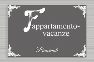 Targhe per locazioni turistiche (CIN 2025) - PVC - undefined - gris-souris-blanc - none - it-cartello-appartamento-vacanze-001-2-1747215868648