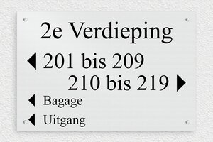 Bewegwijzering hotel - Bedrukt aluminium  - brosse-noir - screws - nl-nl-gebied-toerisme-hotel-pijl-007-3-1756809487450