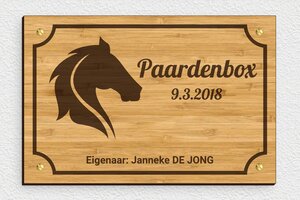 Naambord paard - Gegraveerd hout - bambou - screws - nl-nl-paarden-box-bord-006-3-1756722328603 Naambord paard - Gegraveerd hout - bambou - screws - nl-nl-paarden-box-bord-006-3-1756722328603