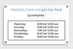Plexiglas bedrijfsborden - Bedrukt plexiglas - custom - screws-spacer - nl-nl-praktijk-bord-plexi-015-3-1756805045874