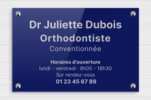 Plaque Professionnelle Plexiglass - plaquepro-job-orthodontiste-001-41 - 300 x 200 mm - bleu-argent - screws-caps - plaquepro-job-orthodontiste-001-41