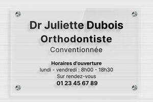 Plaque Professionnelle Plexiglass Transparent - plaquepro-job-orthodontiste-001-413 - 300 x 200 mm - transparent - screws-spacer - plaquepro-job-orthodontiste-001-413