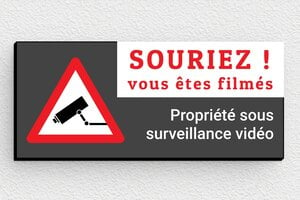 Panneau maison - signparti-panneau-surveillance-filmes-005-3 - 80 x 35 mm - custom - none - signparti-panneau-surveillance-filmes-005-3