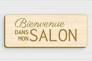 Comment personnaliser sa plaque de porte d’entrée en bois ? - Plaque bienvenue dans mon salon - 150 x 60 mm - Bois - erable - glue - signparti-porte-salon-004-1