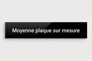 Plaque gravée noire - sur-mesure-m-plexi-noir-01 - 200 x 40 mm - noir-blanc - none - sur-mesure-m-plexi-noir-01