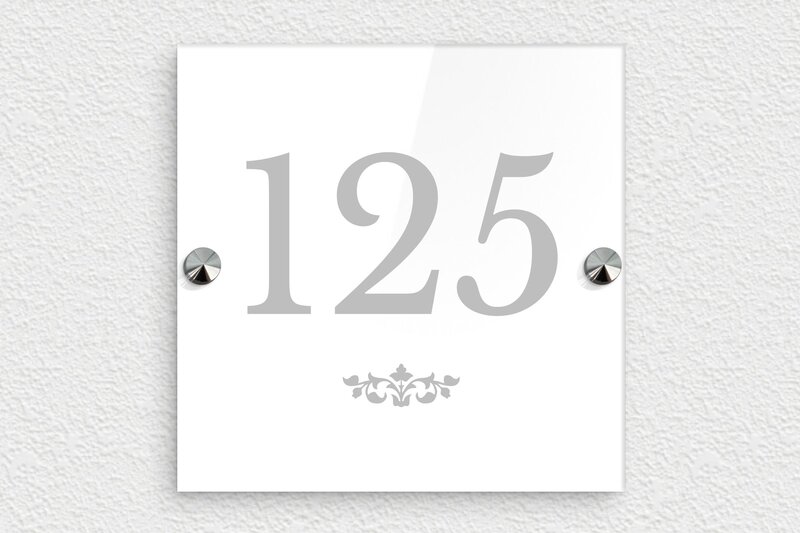 Plaque numéro maison style anglais - Plexiglass - 150 x 150 mm - blanc-argent - screws-caps - pl-num-anglais-004-1
