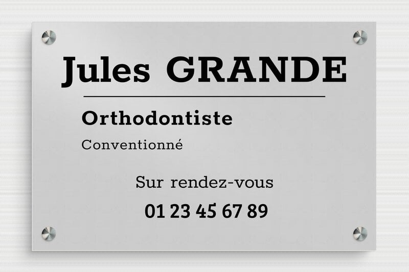 Plaque orthodontiste - Aluminium - 300 x 200 mm - anodise - screws-spacer - plaquepro-job-orthodontiste-quadri-001-3