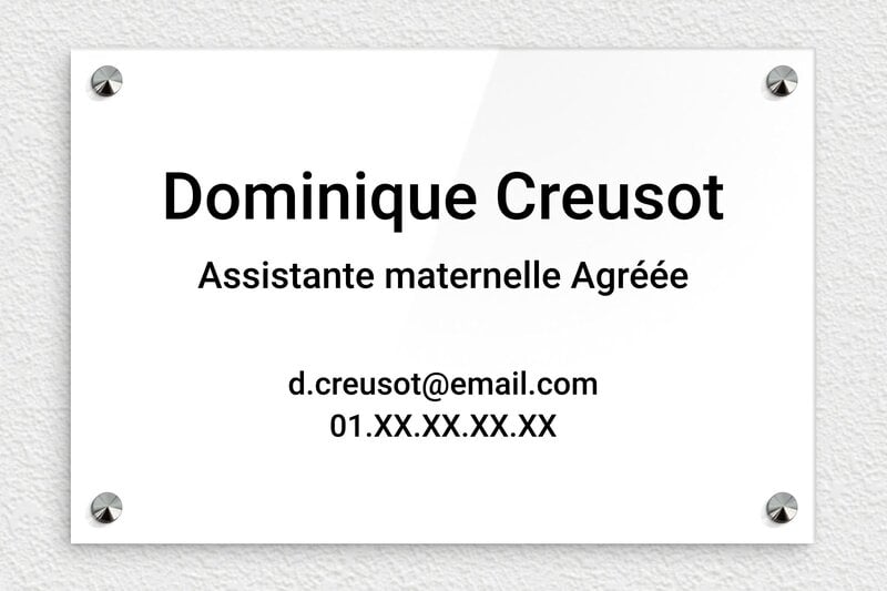 Plaque Assistante maternelle - Plexiglass - 300 x 200 mm - blanc-noir - screws-caps - ppro-assistante-mat-001-2