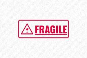 Tampon Carré Fragile en Bois - Sécurité Assurée pour Vos Colis - 47 x 18 mm - 7 lignes max. - encre red - boîtier noir - formule-fragile