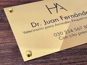 Placas Profesionales de Latón