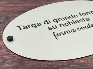 Targhe in diverse forme