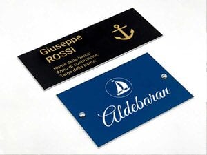 Targhe personalizzate per l'ambito nautico