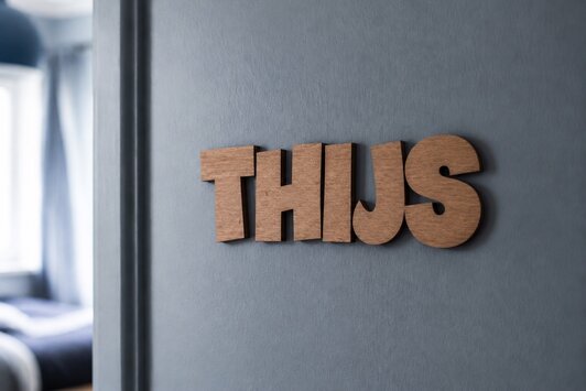 Houten letters voor de babykamer en kinderkamer, op maat-thumbnail Houten letters voor de babykamer en kinderkamer, op maat-thumbnail