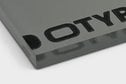 Grau, Text Schwarz